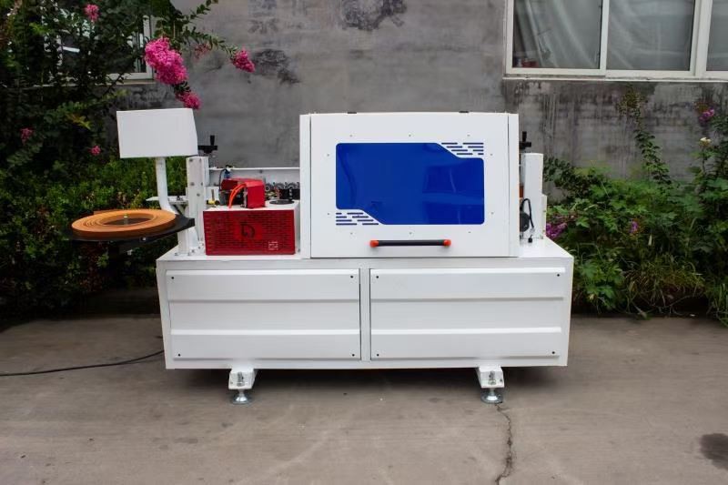 Reduced Version Of Automatic Edge Banding Machine.