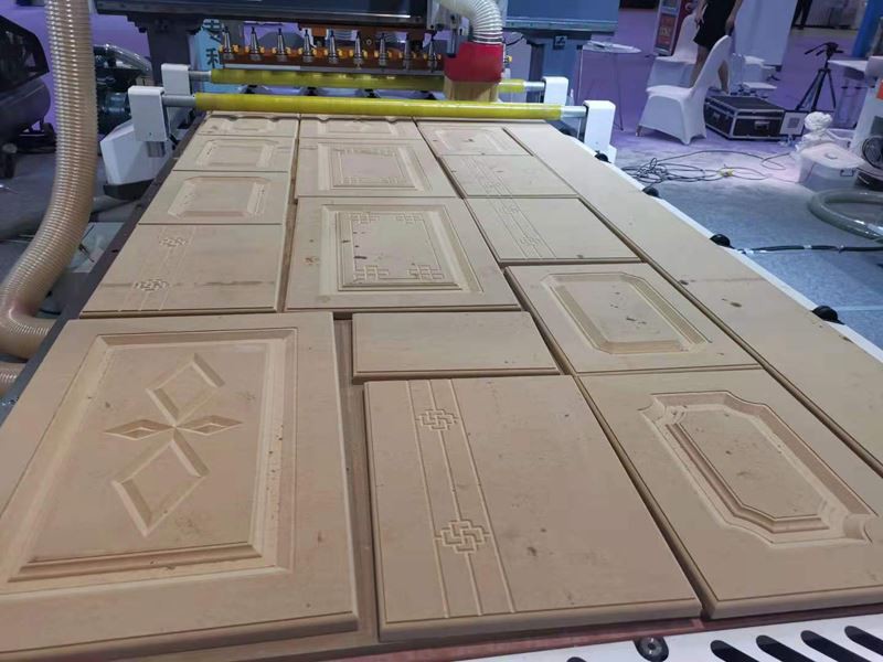 auto loading unloading atc cnc router 